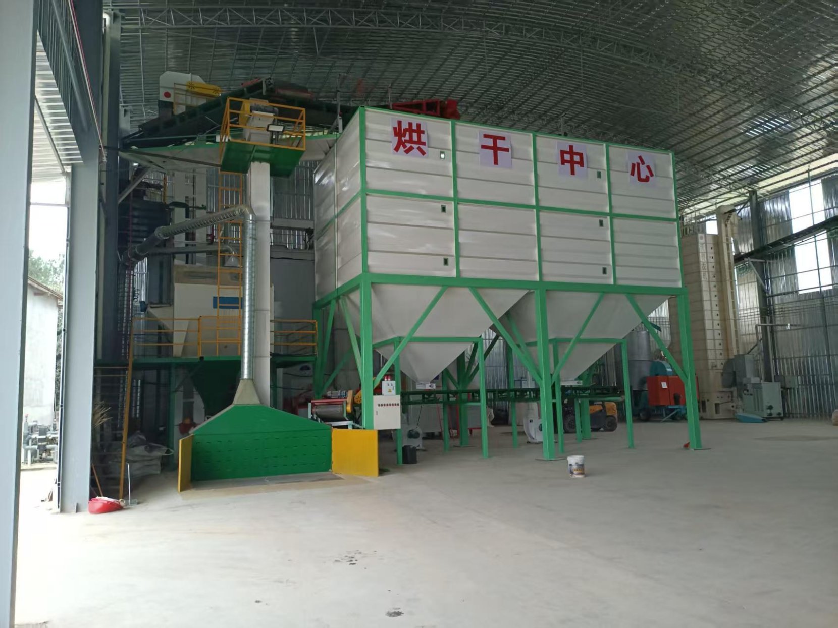 桂林荔浦修仁镇：稻谷生产加工全程机械化 智能化赋能农业新质生产力(图3)